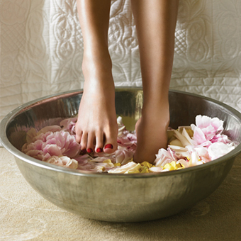 Himalayan Salt Foot Bath with Rose Petals